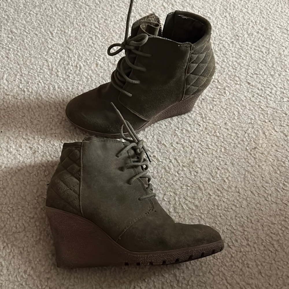 MIA olive army green boots booties heels 6.5